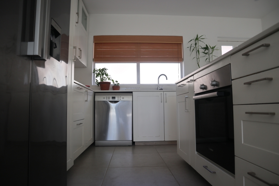 To Let 2 Bedroom Property for Rent in Gardens Western Cape